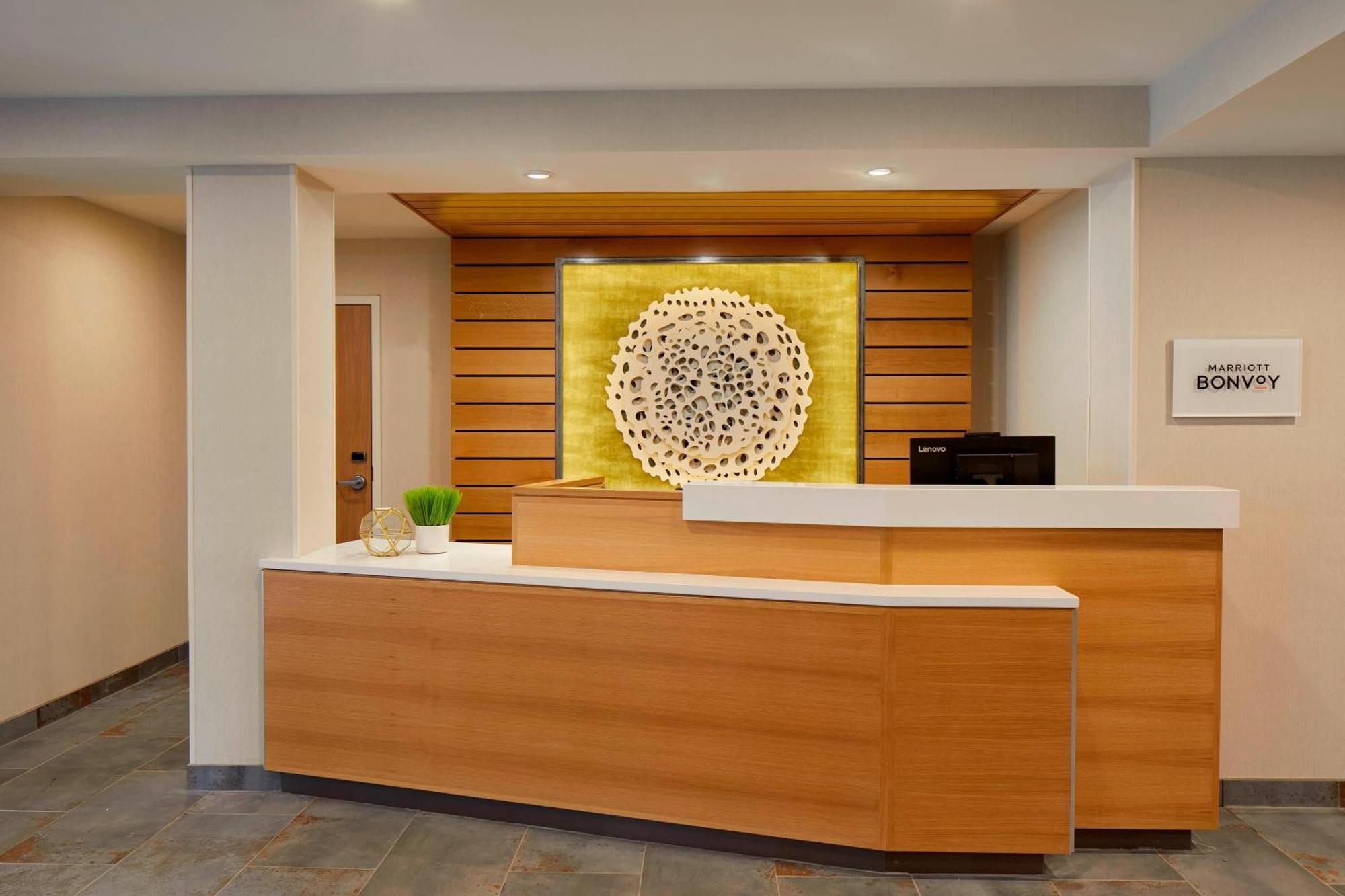 Fairfield Inn & Suites By Marriott Albany Airport Exterior photo