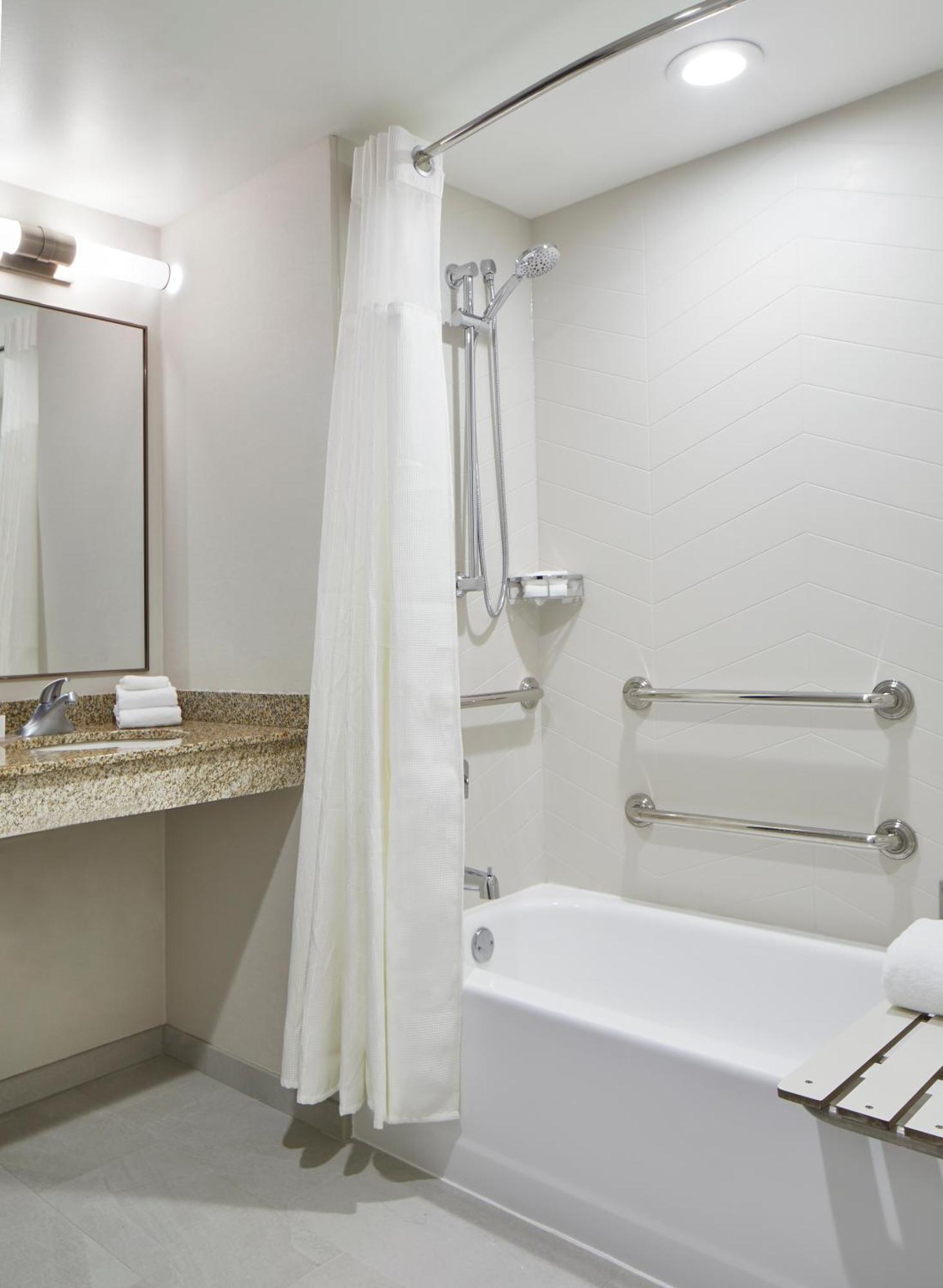 Fairfield Inn & Suites By Marriott Albany Airport Exterior photo