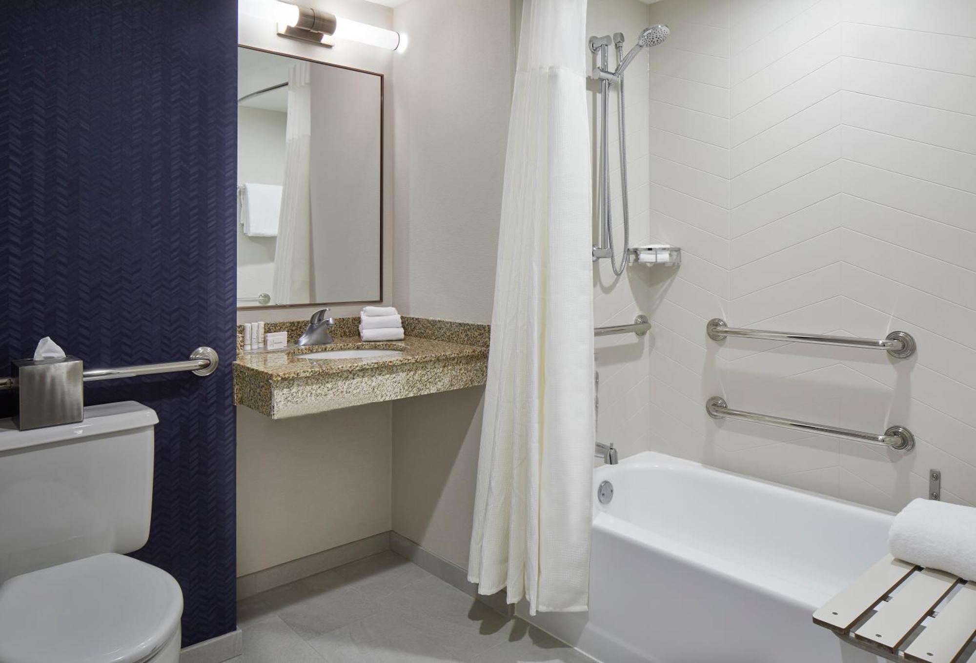 Fairfield Inn & Suites By Marriott Albany Airport Exterior photo